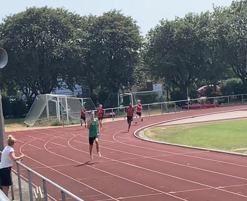 Nytt klubbrekord av Samuel på 300m