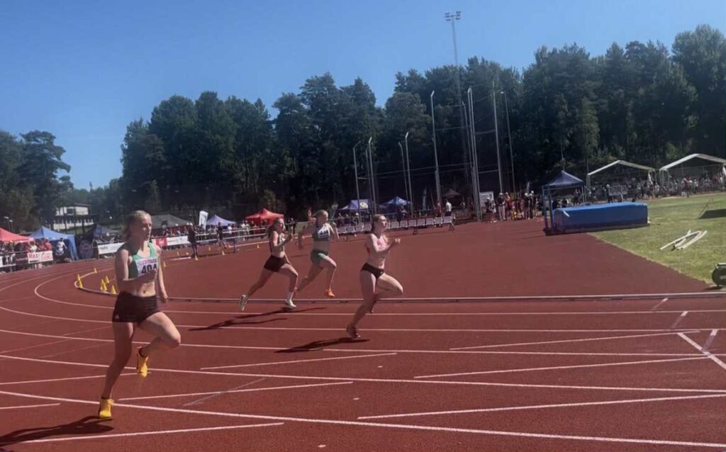 Elvira USM-fyra på 200m 2 - Åhus Friidrottsklubb 3b5a5612 4a99 429c 8610 815125c4f88d - Åhus Friidrott